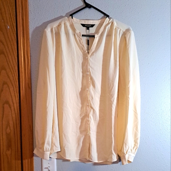 NWT Roeyshouse Cream Button Down Blouse Size XXL - Picture 2 of 8